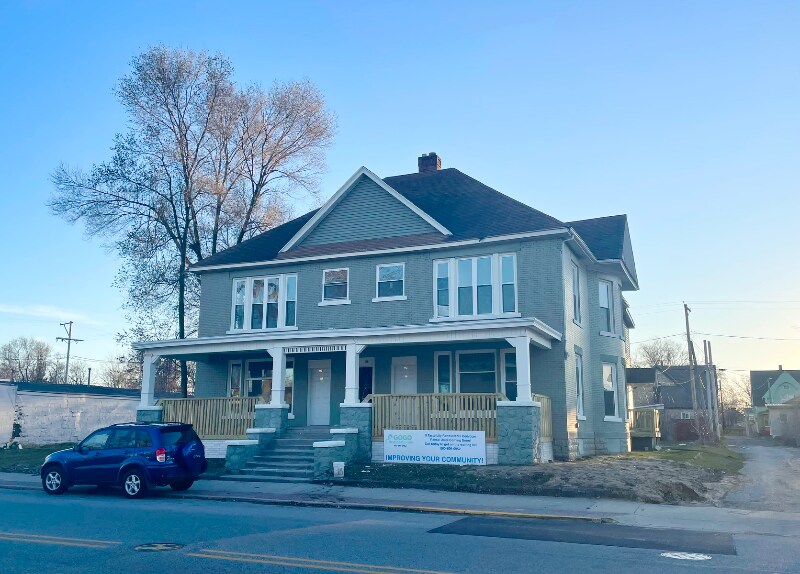 Primary Photo - 2-912 S Main St