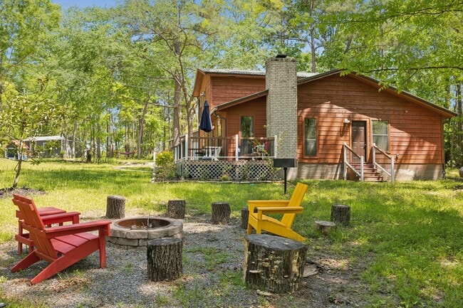 Building Photo - 10 Boat Launch Rd