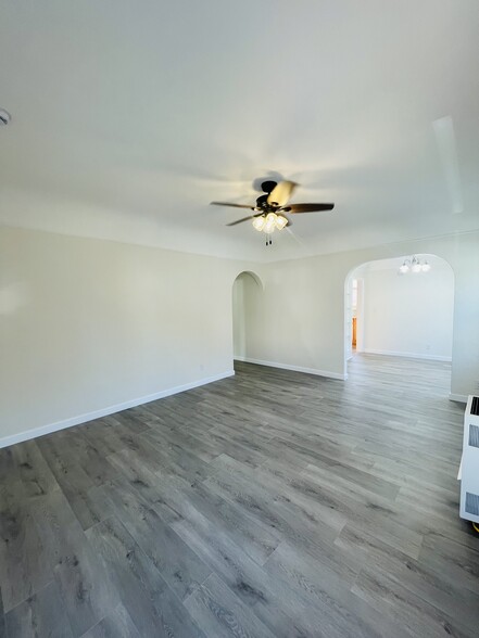 Building Photo - 1208 S St Andrews Pl