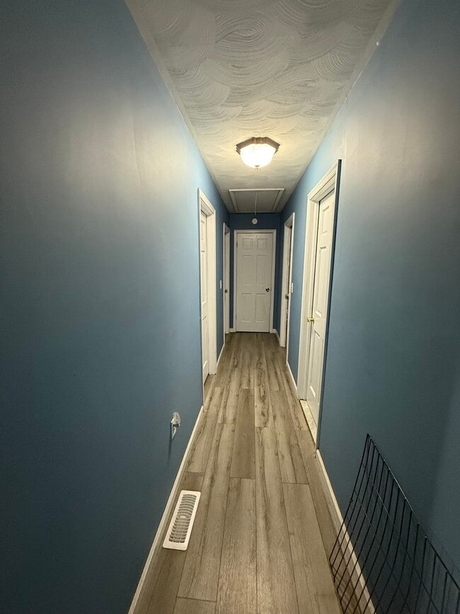 Building Photo - 10 Griffith St