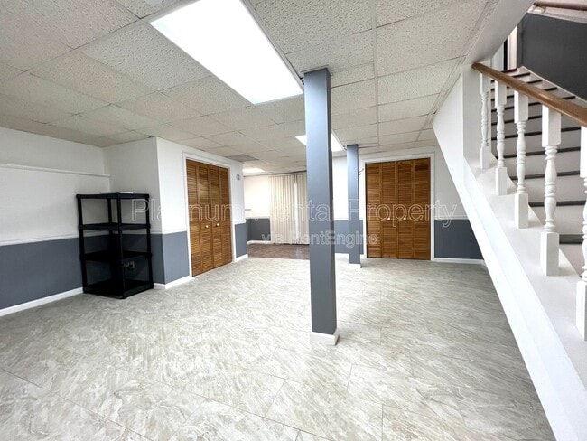 Building Photo - 3707 Rogers Cove