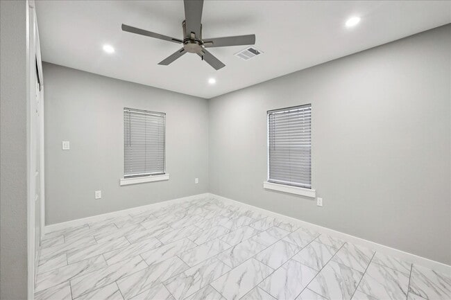 Building Photo - 378 Alabama Ave