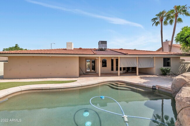 Building Photo - 15620 North 8th St