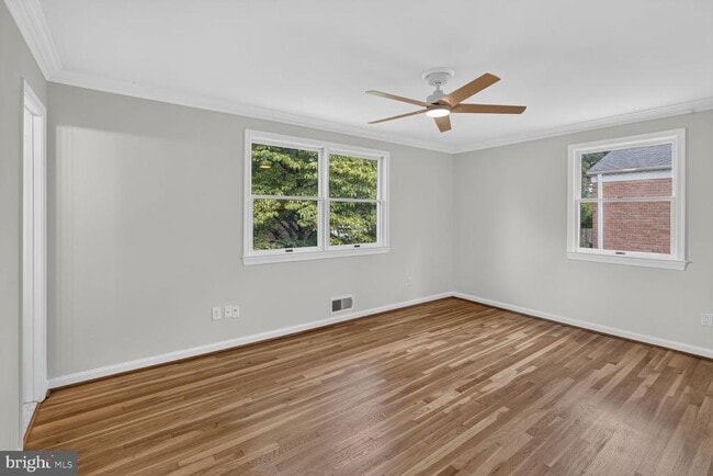 Building Photo - 6035 Chatsworth Ln