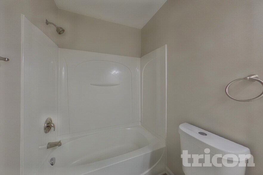 Building Photo - 6826 Squirrels Foot Ct