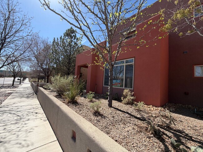 Building Photo - 3 Bedroom Town Home Near Rio Bravo Blvd SE & University Blvd SE In Mesa Del Sol!