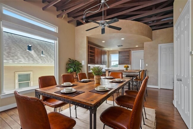 Building Photo - 1514 Stanford St