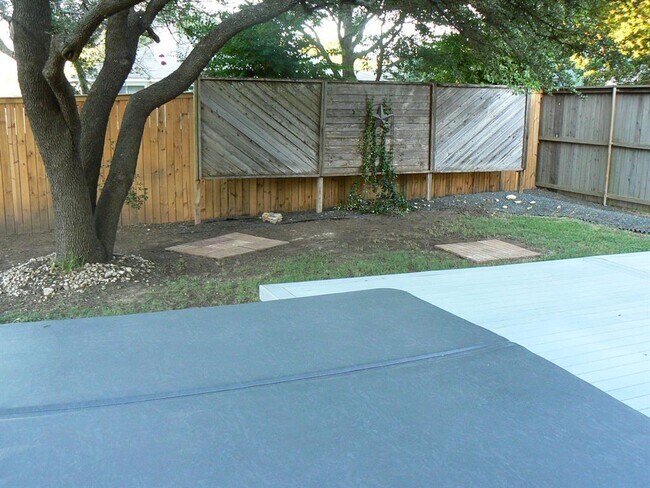 Building Photo - 2122 Wheaton Trail