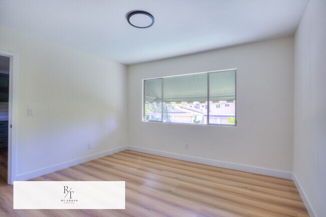 Building Photo - Fully Upgraded Spacious 3-Bedroom Unit in Prime Arcadia Location