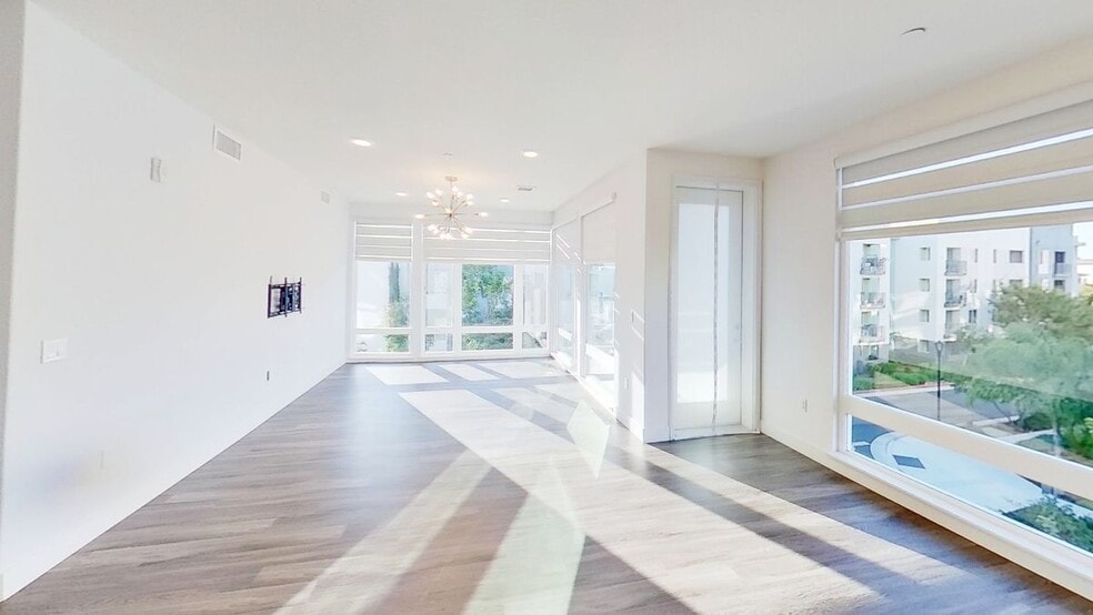 Building Photo - 5933 Sunstone Dr