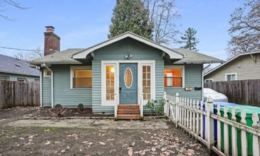 Building Photo - Updated 3br/2ba home with bonus room and fenced back yard in NE Sumner Neighborhood