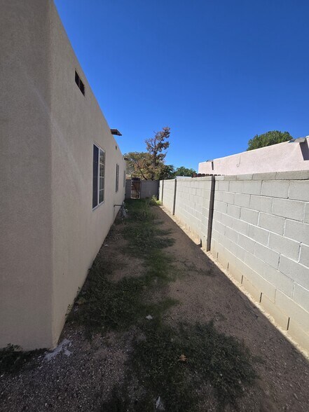 Building Photo - 1804 Kirby Ct NE