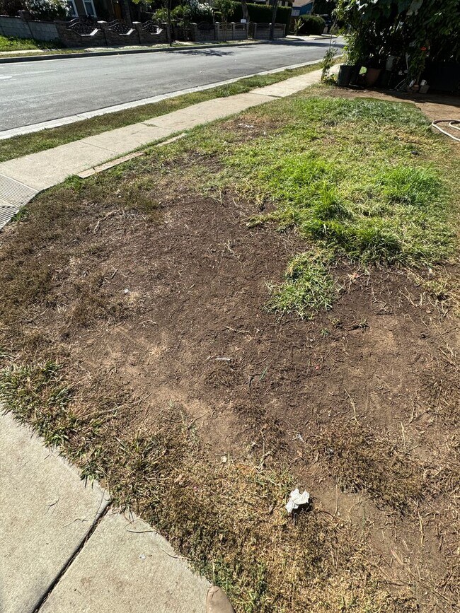 Building Photo - La Habra Duplex