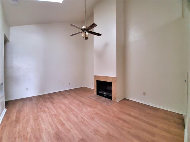 Building Photo - 3024 N Bell Ave