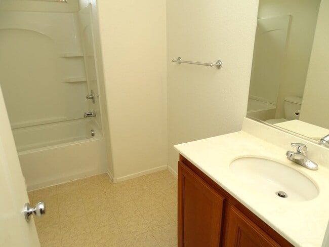 Building Photo - Mountains Edge 3 Bedroom and Loft Home