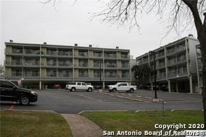 Building Photo - 500 N Market Ave