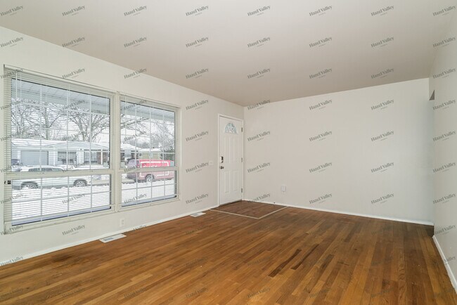 Building Photo - 760 Sherwood Dr