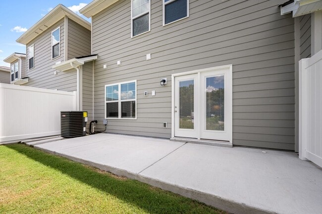 Building Photo - Park Place Townhome!