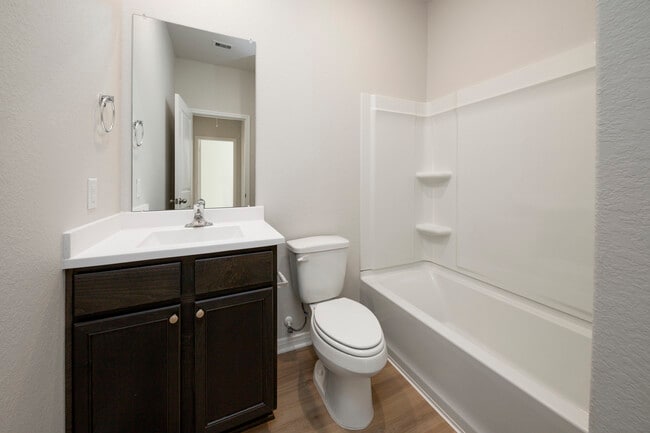 Building Photo - 15446 Maple Ter Dr