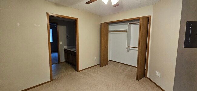Building Photo - 605 Kimberlite St