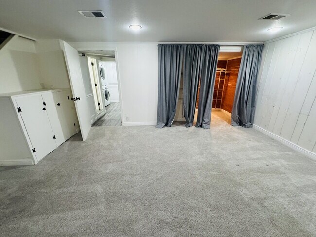 Building Photo - Charming 3-Bedroom Oasis with Elegant Touches & Finished Basement on Washburn Ave!