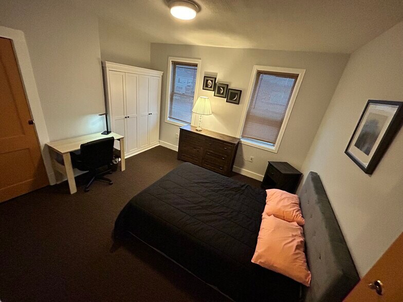 Building Photo - 121 Broadway St