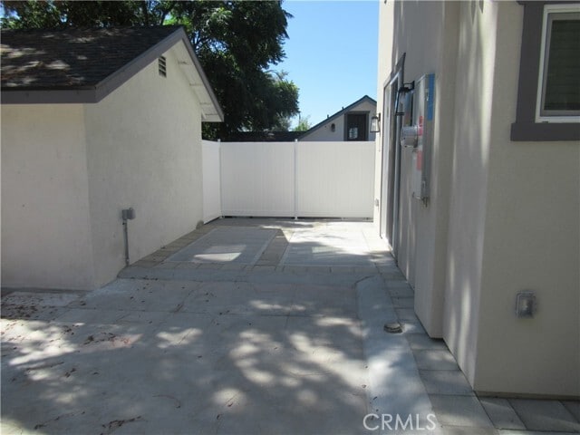 Building Photo - 4532 Sharon Ave