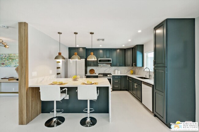 Building Photo - 505 E Molino Rd