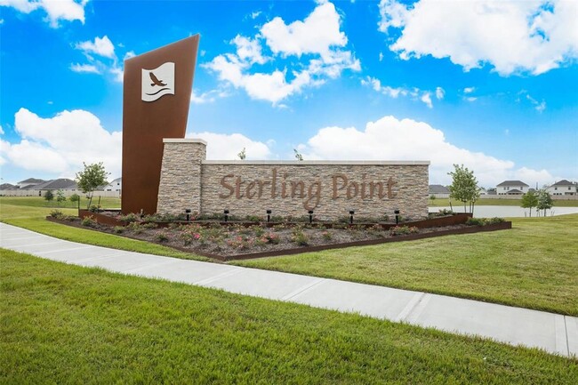 Building Photo - 9231 Redwood Br Dr