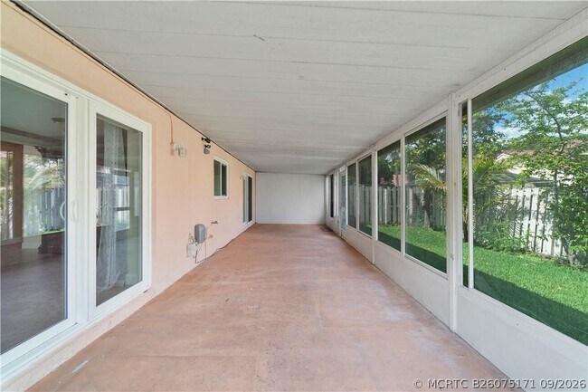 Building Photo - 710 Briarwood Terrace
