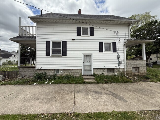 Building Photo - 4112 Caroline Ave