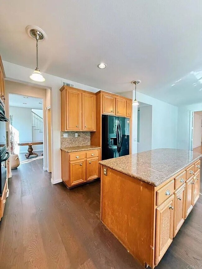 Building Photo - 5BD/4.5BA, 3,500 sq. ft. San Marcos Home w...