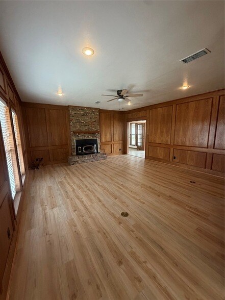 Building Photo - 13075 FM 121