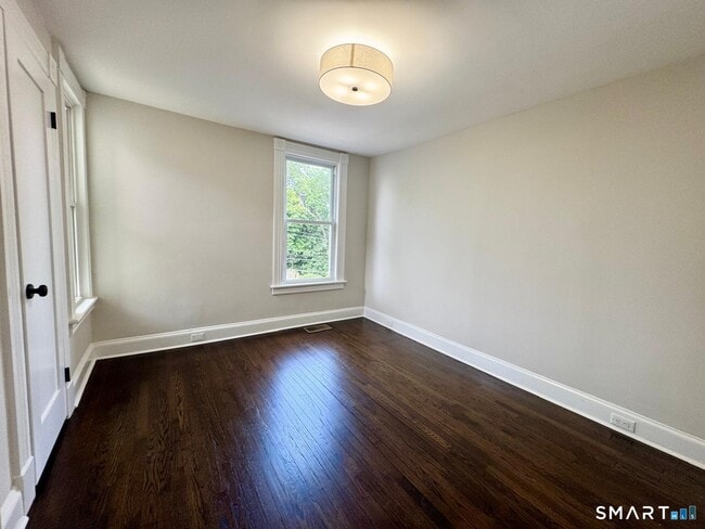 Building Photo - 25 Quintard Ave