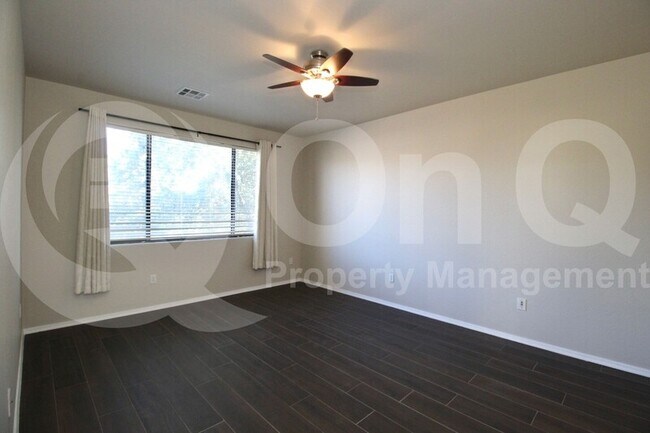 Building Photo - 705 W Queen Creek Rd