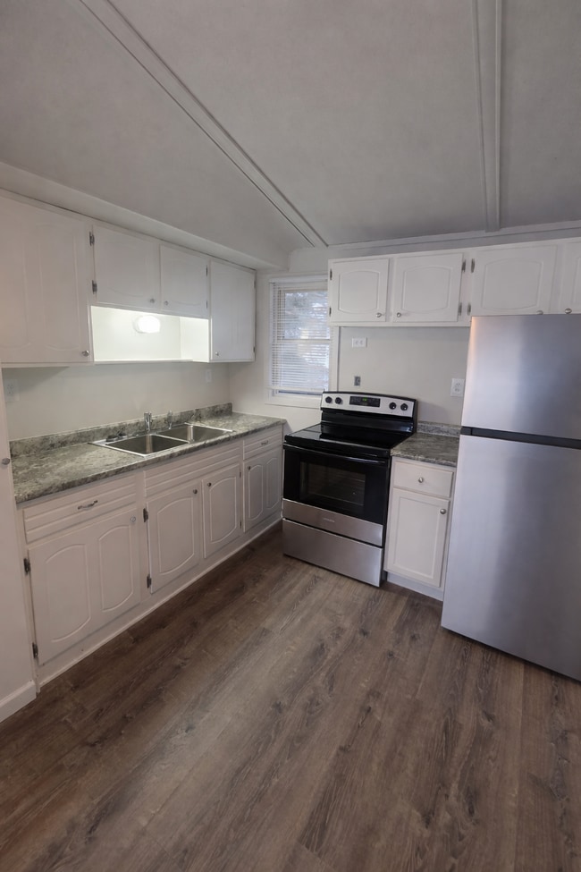 Building Photo - 6003 Burns St