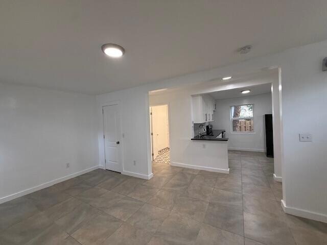Building Photo - 919 2nd St