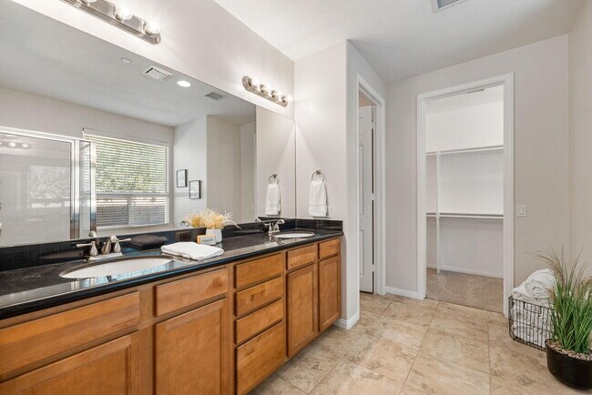 Building Photo - 41252 Gaslight Ave