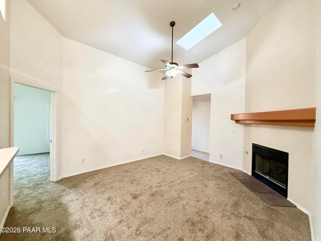 Building Photo - 1460 Loren Dr