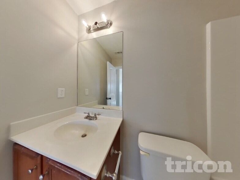 Building Photo - 1016 Summer Cypress Dr