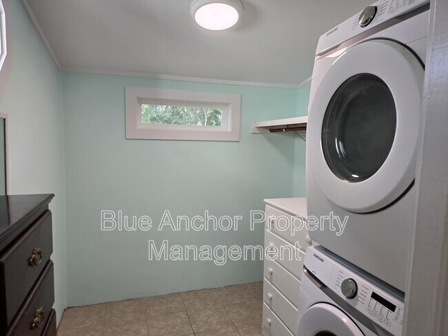 Building Photo - 337 Dogwood Ln