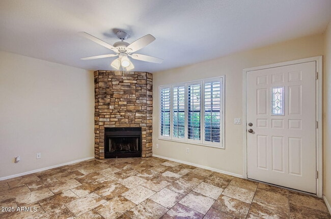 Building Photo - 4901 E Kelton Ln