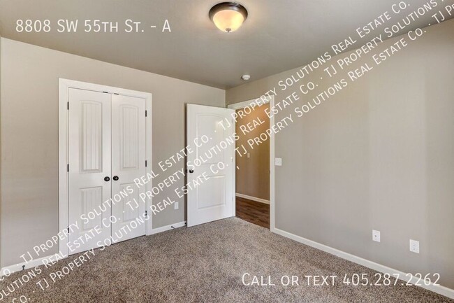 Building Photo - Two bedroom cottage in OKC!