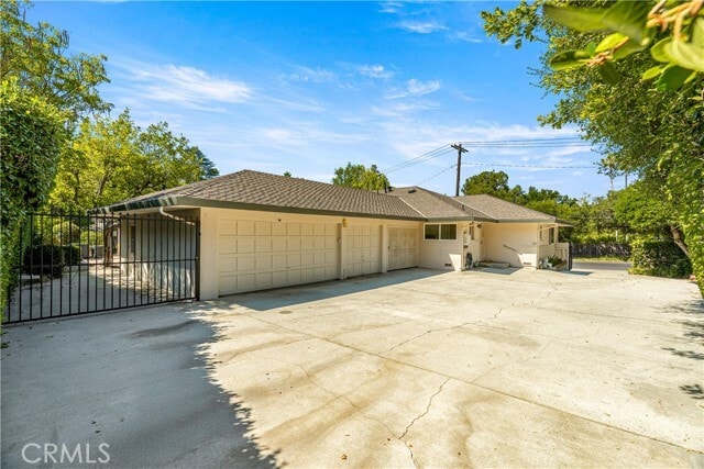 Building Photo - 591 Busch Pl