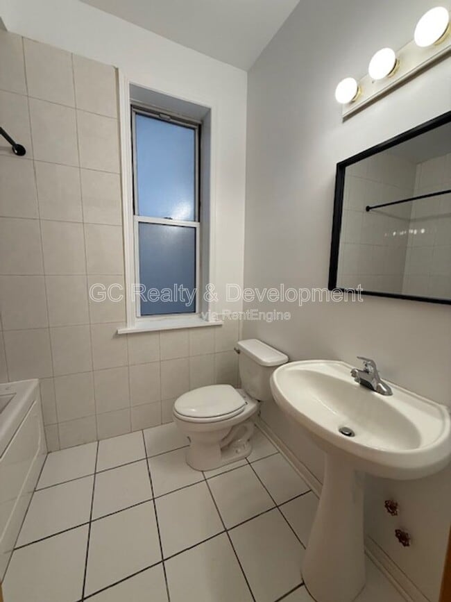 Building Photo - 929 Brummel St