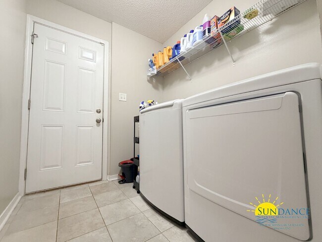 Building Photo - Spacious 4BR Home in Brooke Estates with Community Amenities!