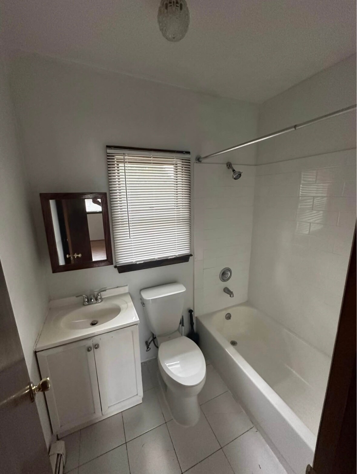 Building Photo - 17 Towne Ln