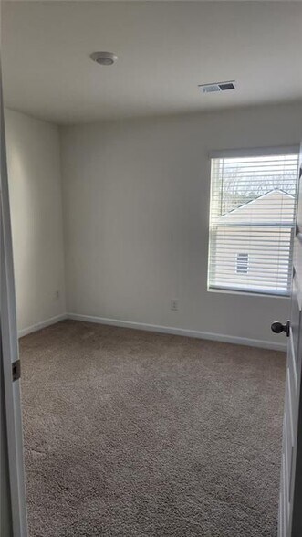 Building Photo - 969 Cades Walk