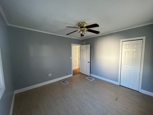 Building Photo - 26 Highland Ln
