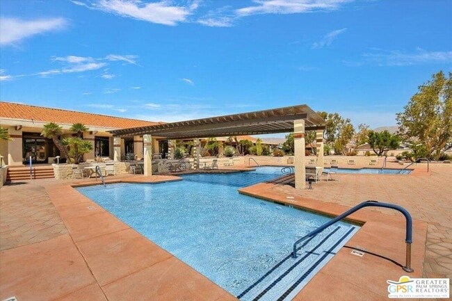 Building Photo - 15300 Palm Dr